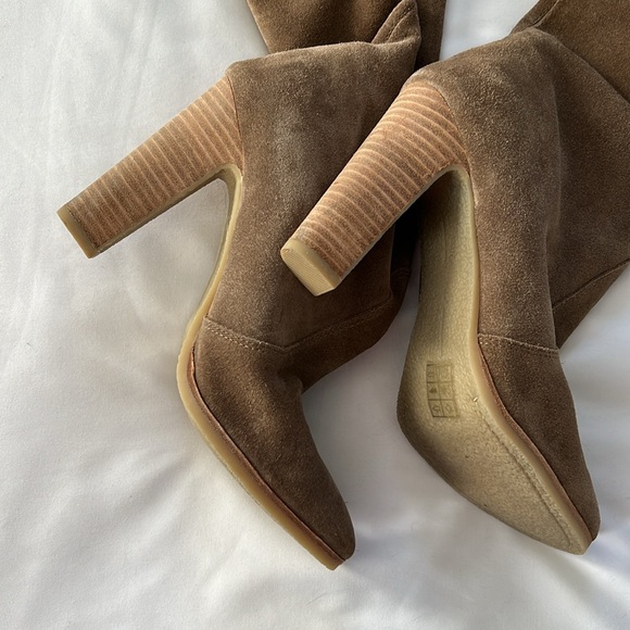 Dolce Vita Tan Suede Pull On Knee High Tall Heeled Boots - Picture 3 of 11